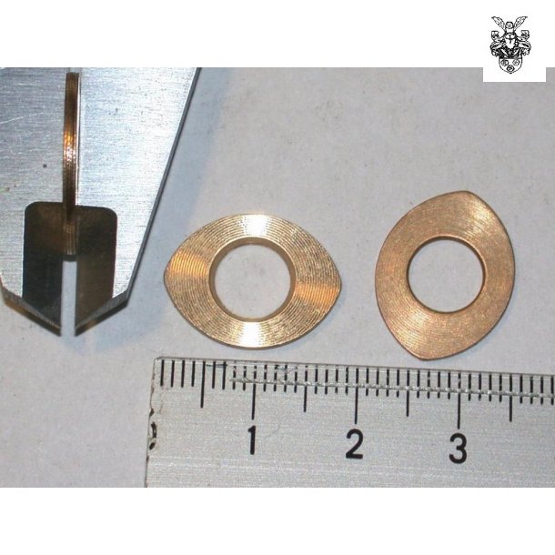 17/6/13,4x1 mm (BxH) oval messingring, hul: 7,4 mm