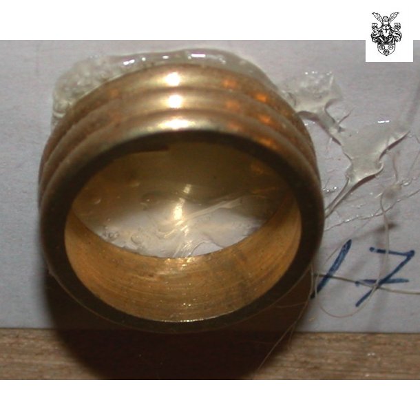 &Oslash;16,5x6 mm Messingring, 3 b&oslash;lger &frac12; mm over niveau